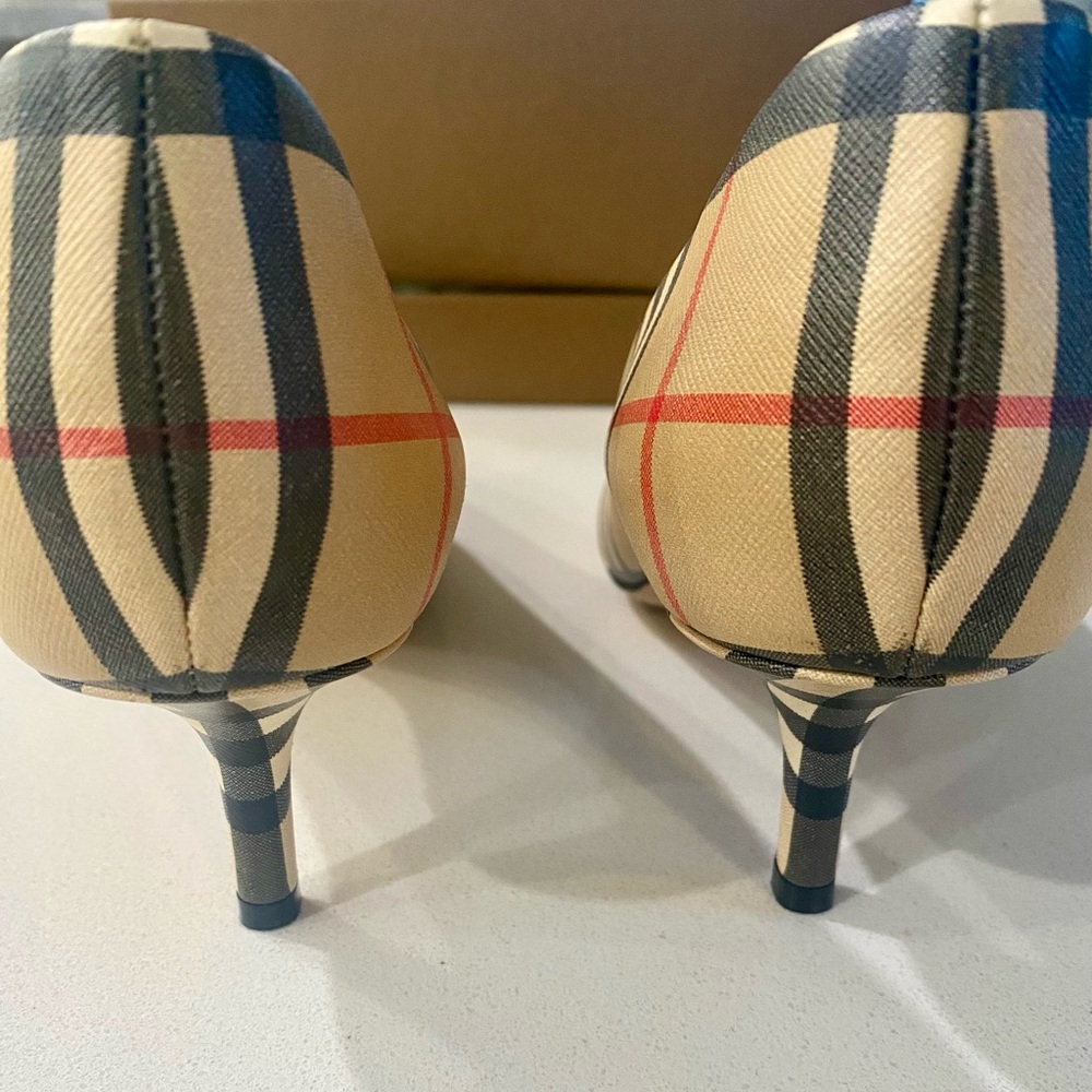 Burberry Aubri Kitten Heels size 41 - Picture 3 of 6